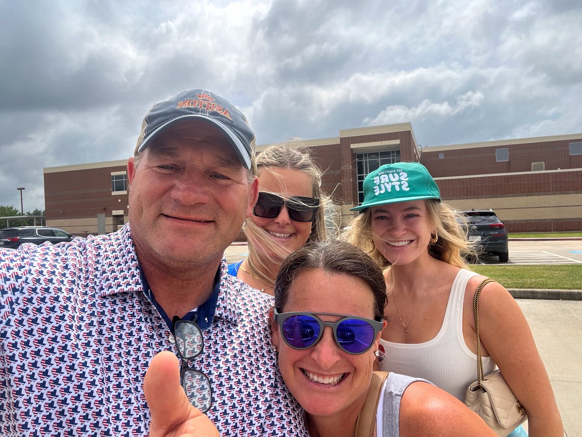 Troy Nehls tweet media