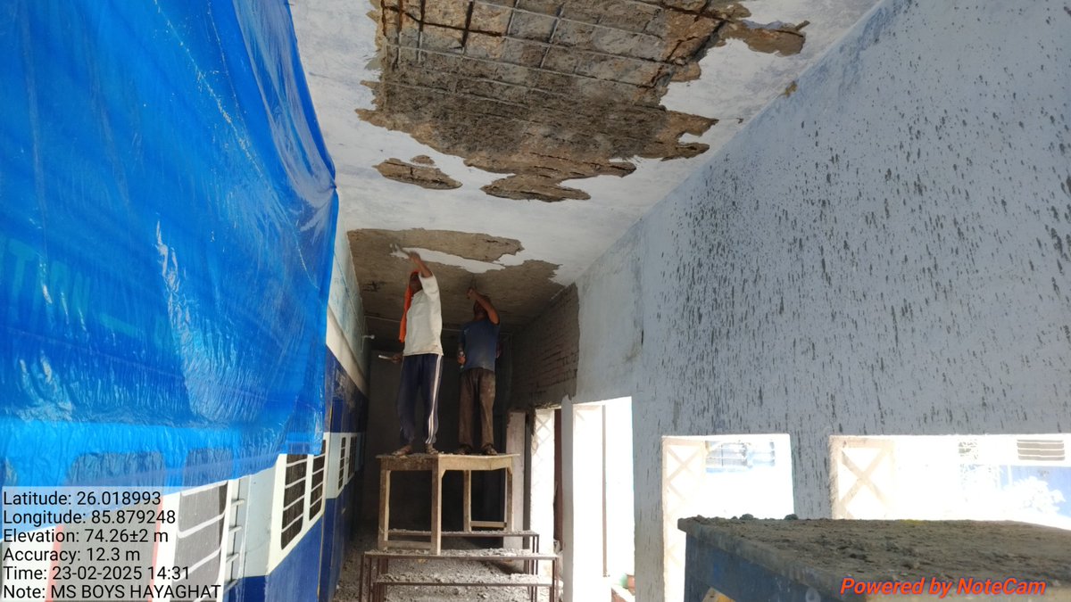 ArchitectureE18's tweet photo. @PMOIndia अतः अनुरोध है कि इस गंभीर स्थिति के मदेनजर अपने स्तर से निरीक्षण कर पुराने पक्का भवन की वास्तविक मरम्मति की दिशा में समुचित कार्रवाई करबाने की कृपा की जाय, ताकि भविष्य में काई अप्रिय घटना नहीं घट सके। भवन की स्थिति के मदेनजर वर्ग संचालन सम्भव प्रतीत नहीं होता है। https://t.co/VnpAYdty50