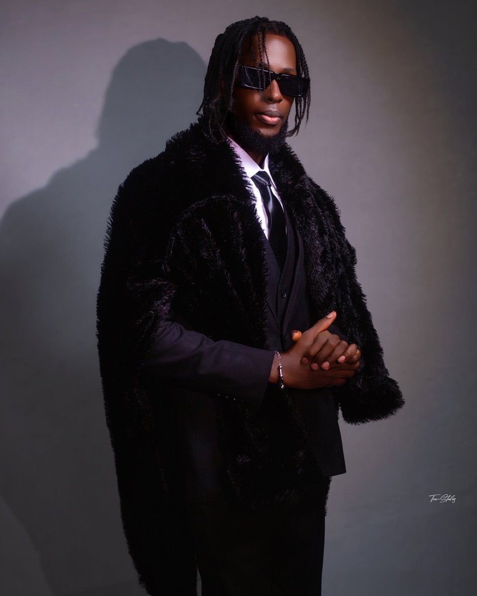 MeeT_JLollz's tweet photo. An album about acceptance, self-discovery, and transparency. Top Tier Guy, my debut studio album, This July. ✨️💎⏳️

📸 - @Tom_Studios_ 
#Top #Tier #Guy https://t.co/FQvE9K2zFY