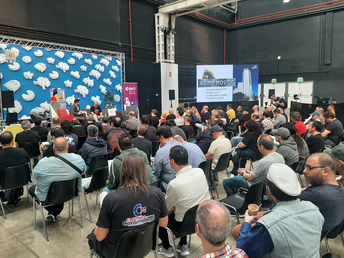 Altair_Alpha's tweet photo. @RetroBarcelona Nada más entrar ne encontré a mi amigo @jlpcruz76 con la camiseta de @AmstradEterno :)
También coincidí con @baycorps , @toniramirezm y @_GameBack  pero no nos hicimos ninguna foto :(
Aunque toda la @auamstrad me trató muy bien, eché de menos a @blackmores_ . Para la próxima ;) https://t.co/RETSCs5Sw3