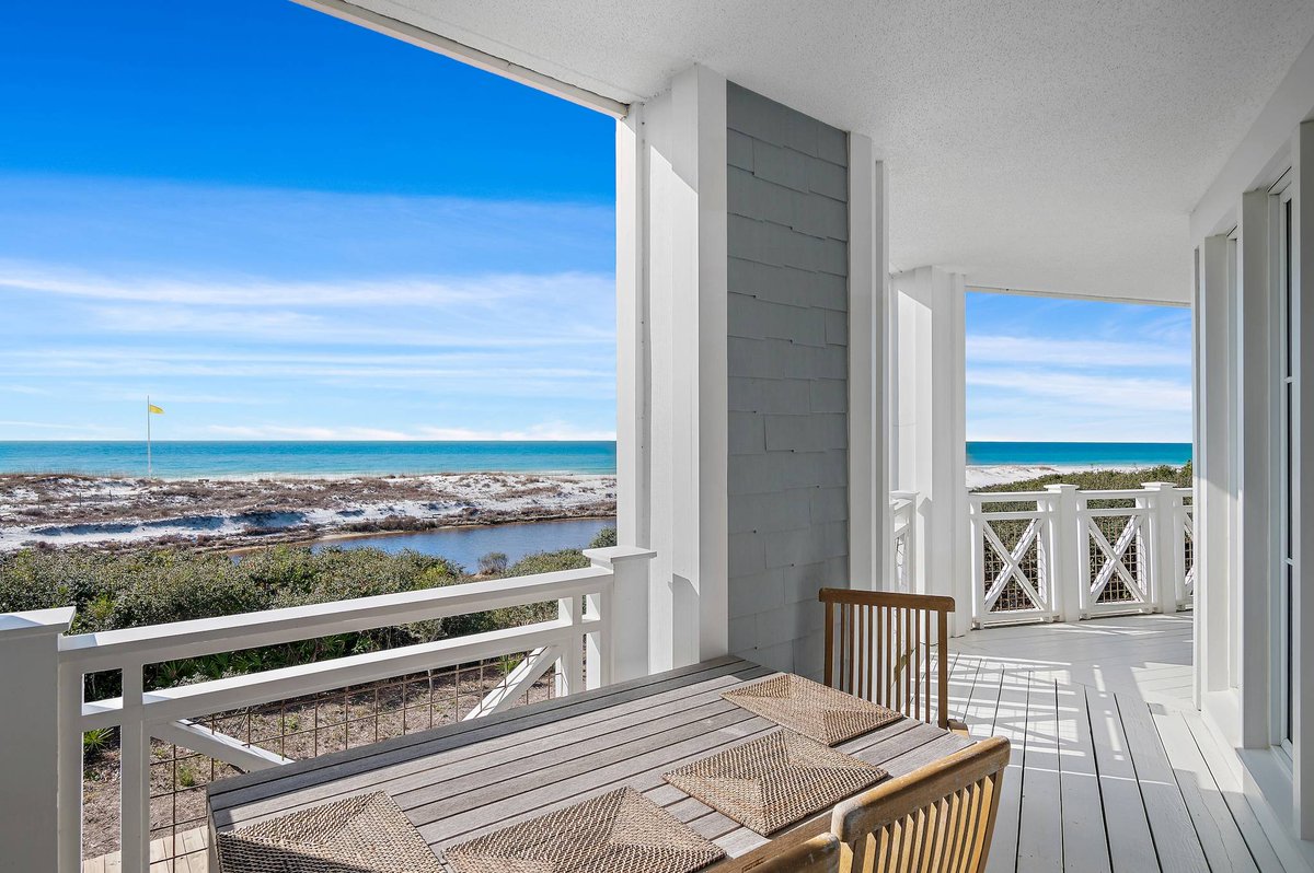 Royal_30A's tweet photo. Last-minute Memorial Day plans? Gulf front Sea View is available. Steps to the sand on 30A.

Book now before it’s gone: https://t.co/6i2zrscyF0 https://t.co/icnia354Ev