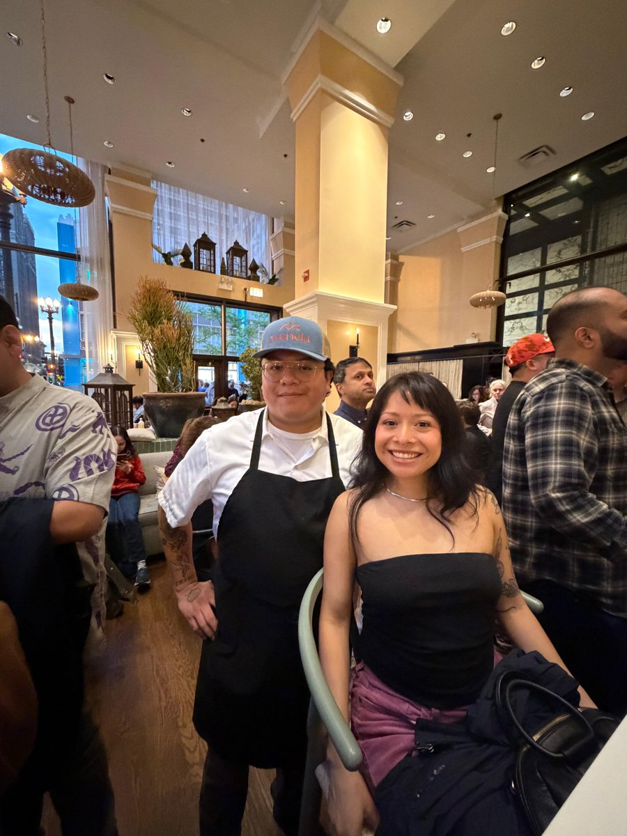ilikehotchip's tweet photo. I’m 4 years into my cheffin journey. Went back to my roots and worked at a Mexican restaurant in the south side. Now I’m part of a team that helped open a global seafood restaurant in the downtown area. Working with familiar and new cuisines is pretty cool! https://t.co/Ld56EGN4qW