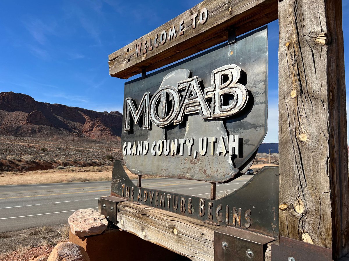 HighCountryJNL's tweet photo. Yup, it’s one of our favorite our happy places!  What’s your favorite trail? 🏜️🌄🪨
#MoabLife #Arches #UtahViews #JeepCulture #NatureEscape #TravelPhotography #AdventureLife #OffRoading #ExploreAmerica #DesertWanderer #TravelBug #NationalParkAdventure #WildPlaces #RockyBeauty https://t.co/fdZsVAFNuW