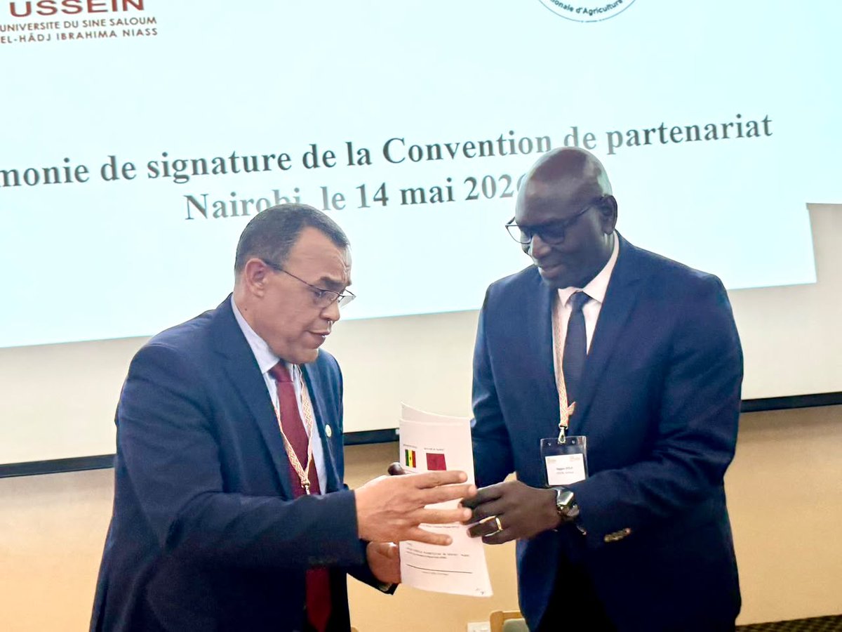 univsinesaloum's tweet photo. L’#USSEIN et l’#ENAMeknès ont signé une convention de partenariat stratégique pour renforcer la coopération académique, la recherche, l’innovation agricole et la mobilité des étudiants, PATS et enseignants.
Convention signée par le Pr Diégane DIOUF et le Pr Said AMIRI. #TSARA https://t.co/wuRhyUDcyu