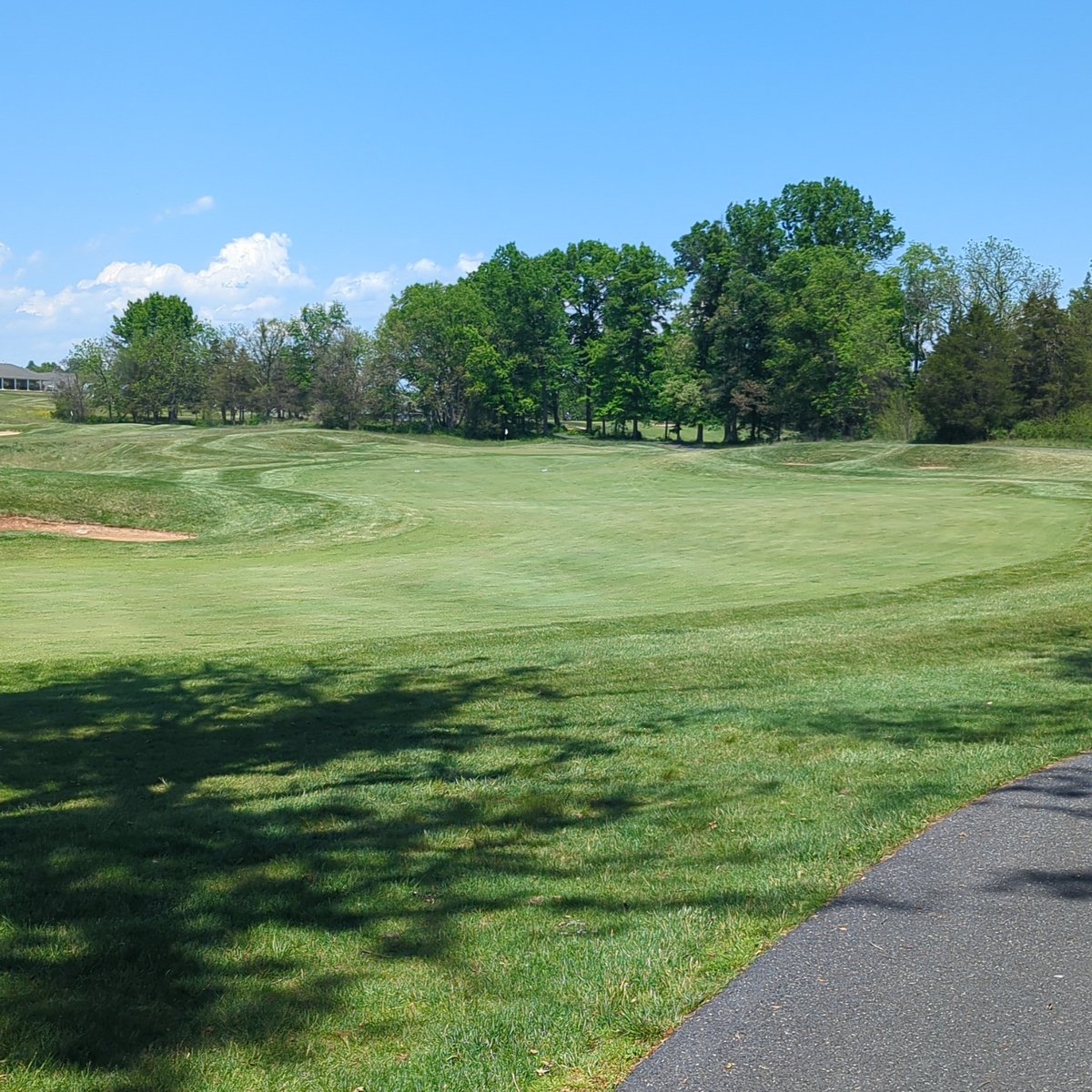 charliefultz40's tweet photo. First day of the 90s plus the humidity. A not so gentle reminder of what's coming... #100daysofhell https://t.co/iy7pGVTyWZ