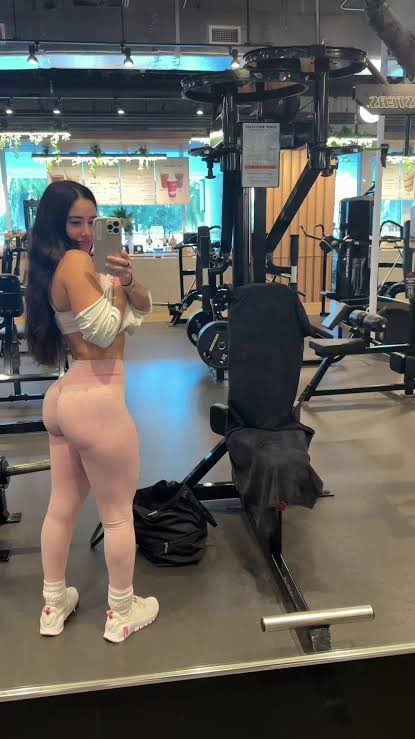 Angie Verona tweet media