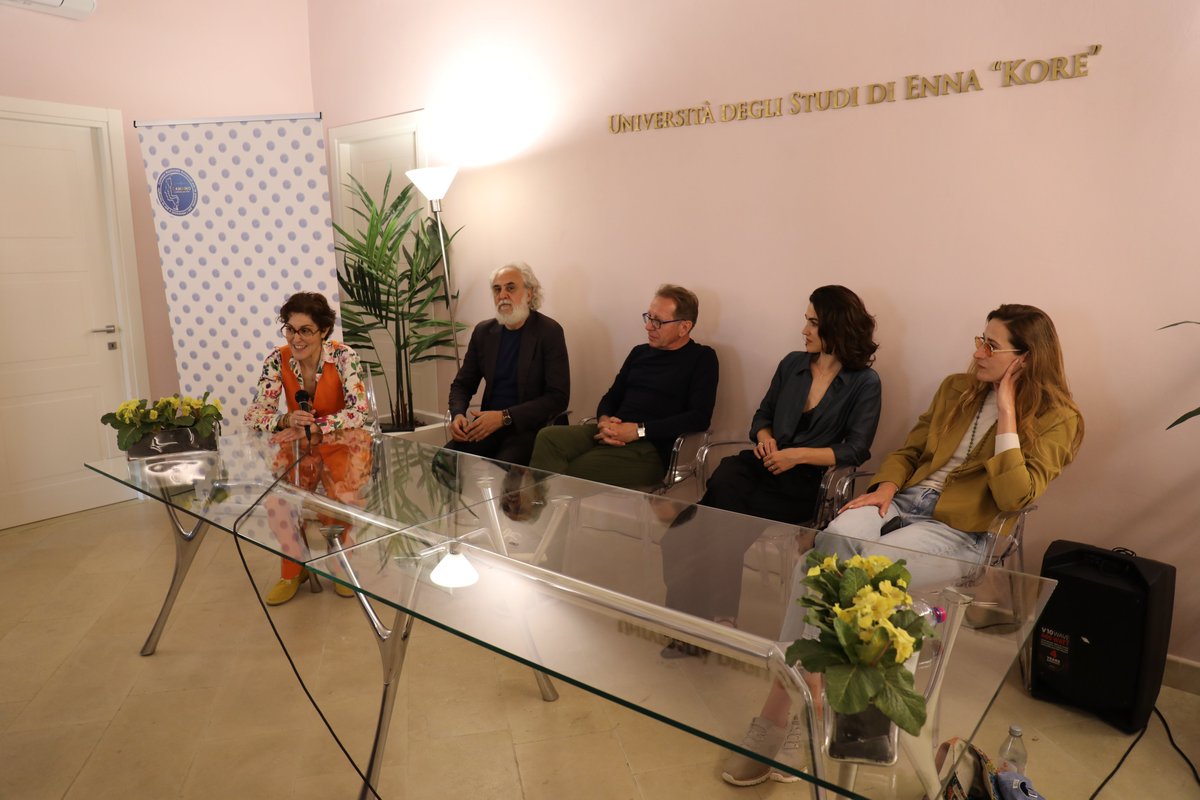 cammino_org's tweet photo. Conclusione del Convegno Nazionale CAMMINO

La seconda giornata si è chiusa con un momento di grande intensità: l’incontro con le protagoniste e i protagonisti del 61° ciclo di rappresentazioni classiche, a cura e con il contributo dell’Avv. Giuseppe Piccione. https://t.co/jQafD6N29S