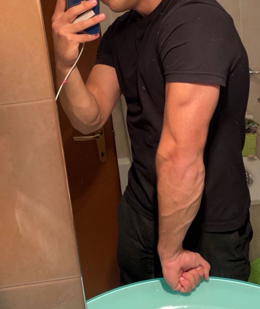 realmax00's tweet photo. 🦍 https://t.co/QaMQseBuwv