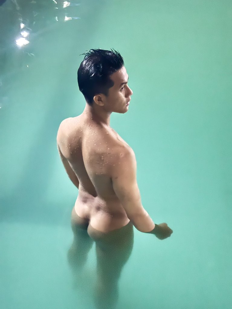 tan32834409's tweet photo. I like swimming naked 🥵🥵🥵 

No blur 🤪 https://t.co/i0NffBjJ21 https://t.co/t9CiAKfvrk
