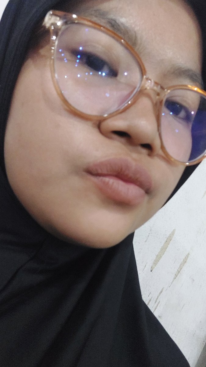 fnifch_'s tweet photo. day 1 tanpa mbk puput, malah jadi penahan ngntukku. nek ambek mbk puput aku ngantuk trs soale gaatek meker😃😃 https://t.co/wUUzTND9FC