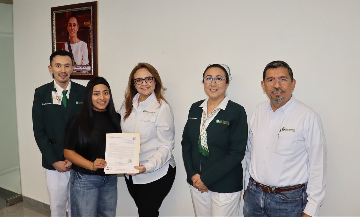 IMSSBCampeche's tweet photo. En #Campeche entregamos cartas de presentación a personal de enfermería que se integra a la familia #IMSSBienestar para brindar atención en el Hospital de Especialidades “Dr. Javier Buenfil Osorio” y en el Hospital General de Carmen “Dra. María del Socorro Quiroga Aguilar”. 💚 https://t.co/KjWK47Yh00