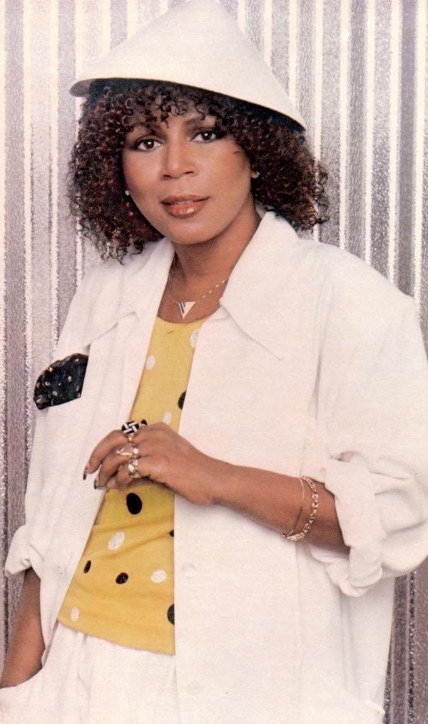 tweekin_az's tweet photo. So I’m assuming most of people have seen #michael

Since we’re doing movies of #musical artist why not do one of a #minnieriperton but also have her daughter #mayarudolph play as her mom https://t.co/qyDFkl6naC