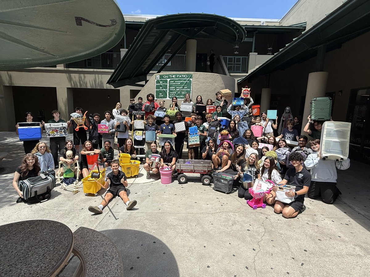 WalkerMiddleIB's tweet photo. Our Year 3 students kicked off their Spirit Week with “Anything but a Backpack” - We love the creativity! 🐺💚 @HillsboroughSch @iborganization https://t.co/tdepXSwEeT