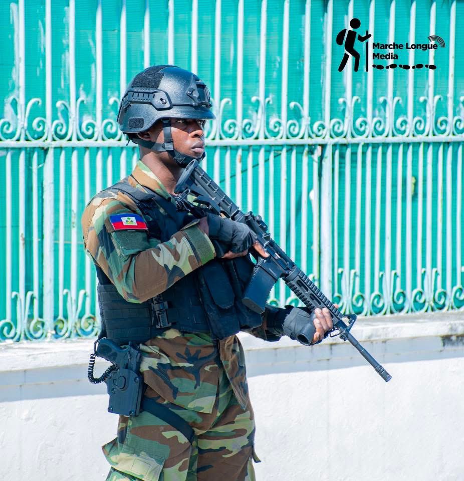 Def_analyticaht's tweet photo. @forcesarmeesht 

Nos héros du quotidient ￼🥀🇭🇹 https://t.co/Ap3fho3jy6