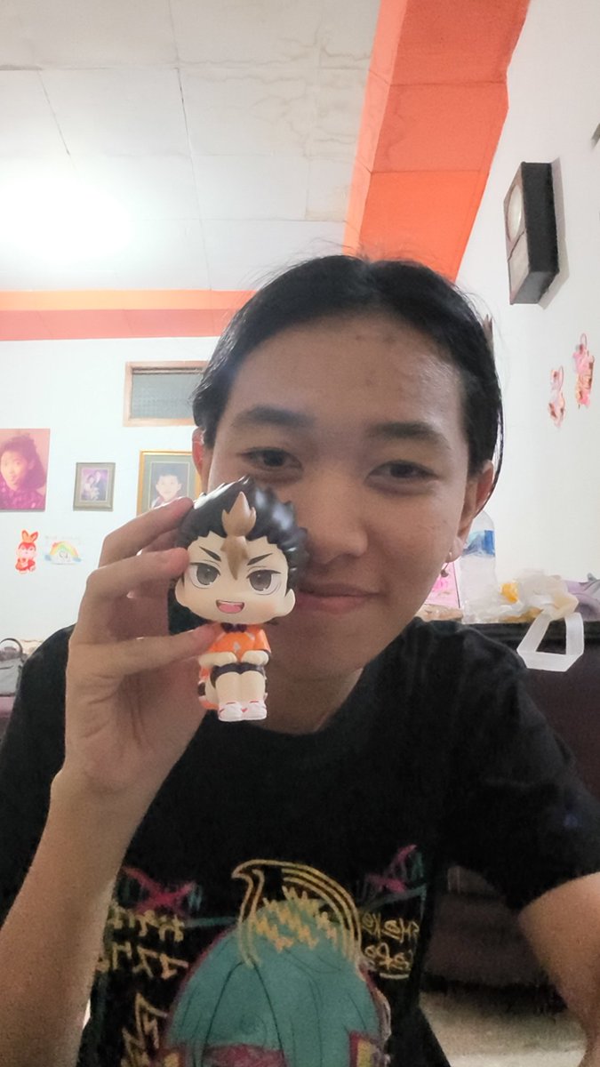 rinznoyaa's tweet photo. I might get cancelled but i think its really weird when people dedicate themselves to a character and view them as a real partner and have like, entire shrines dedicated to them? how desperate can you be? https://t.co/uEfNMKu54u