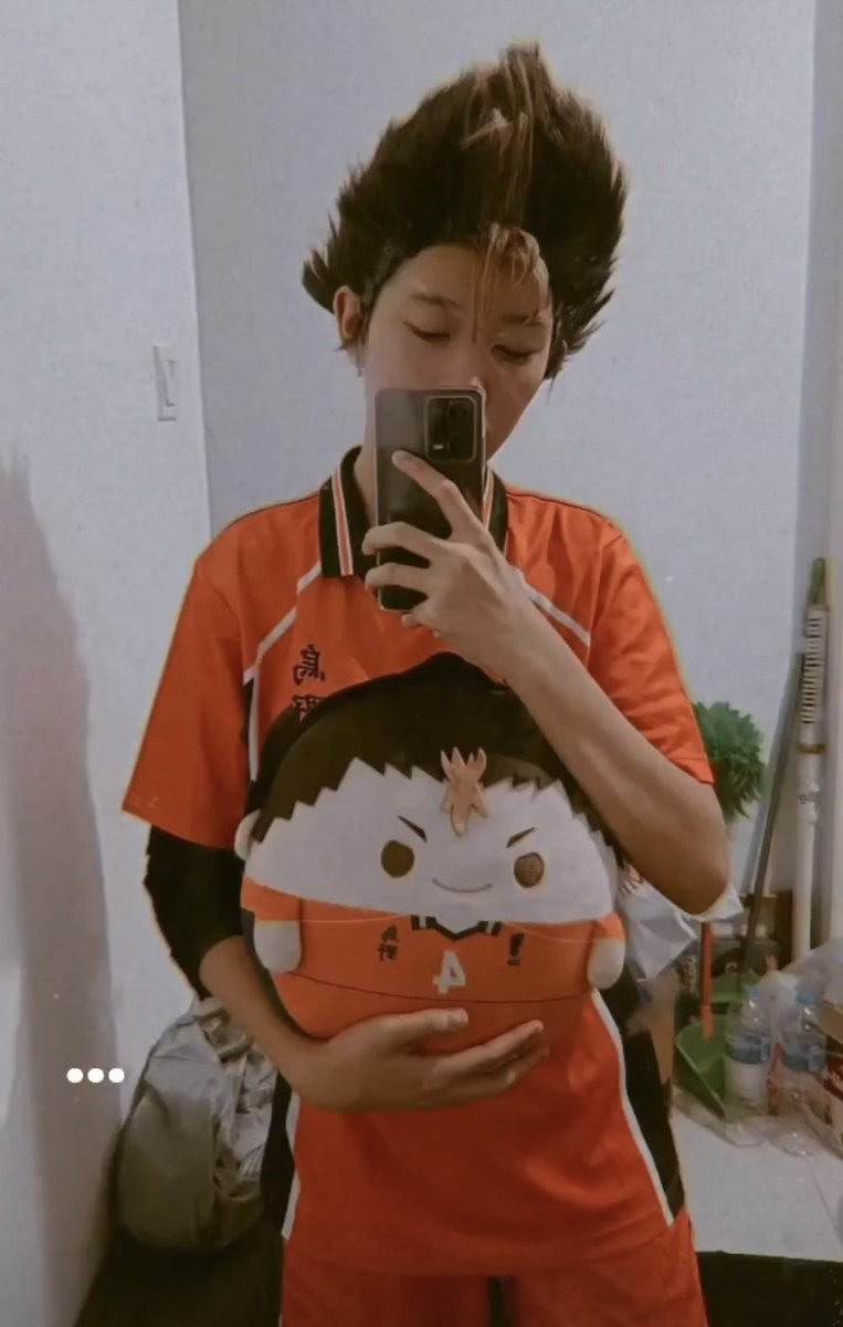 rinznoyaa's tweet photo. I might get cancelled but i think its really weird when people dedicate themselves to a character and view them as a real partner and have like, entire shrines dedicated to them? how desperate can you be? https://t.co/uEfNMKu54u