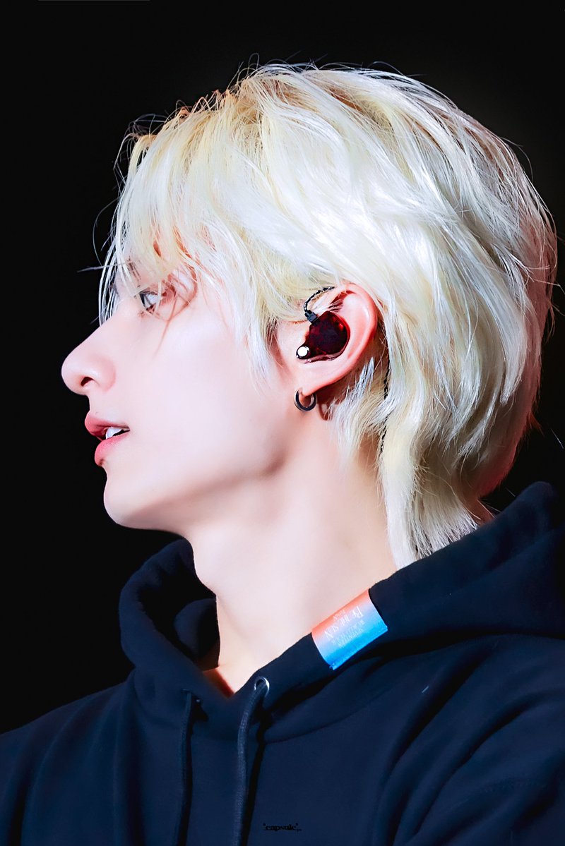 문준휘 금발 tweet media