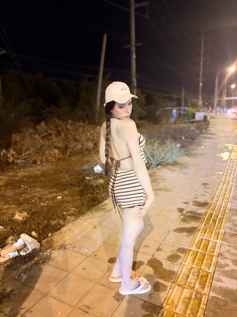 สาวสอง tweet media