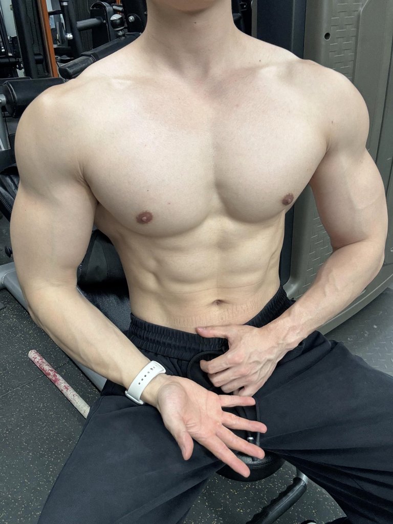 muscledailyid ⚜️ tweet media