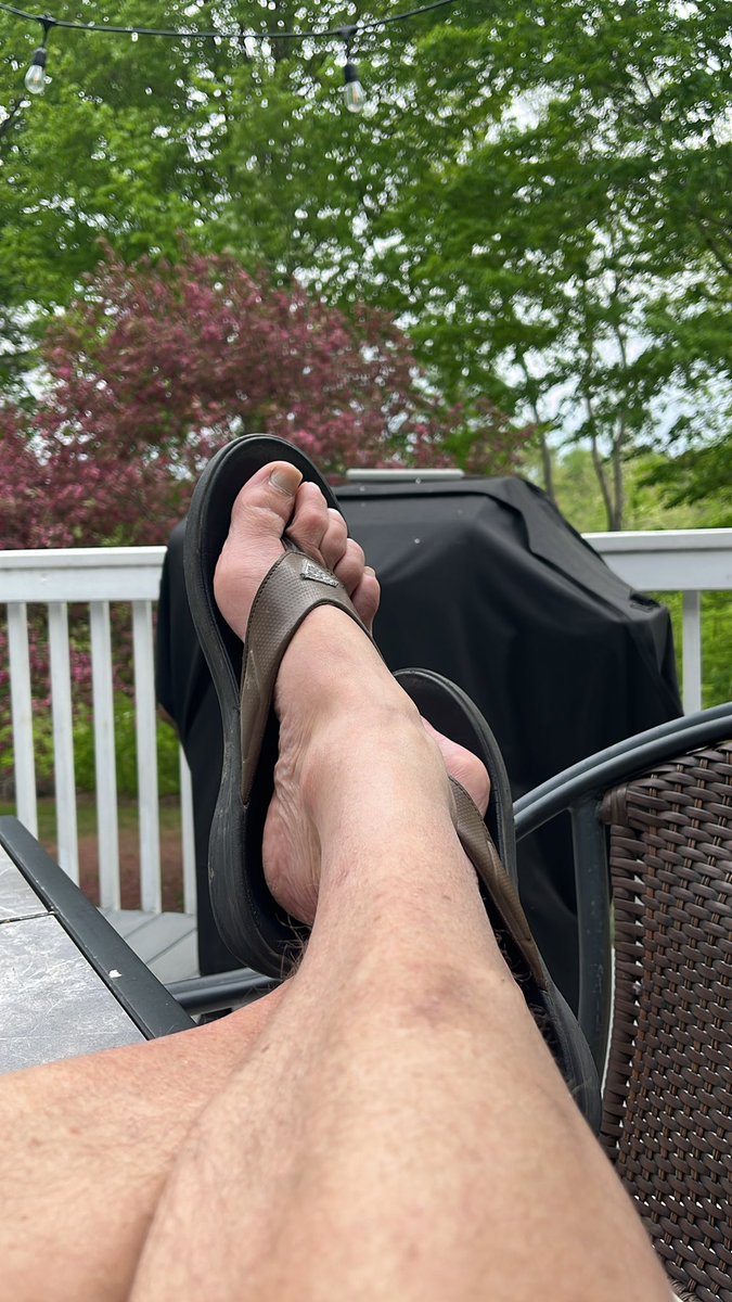 mholcomb28's tweet photo. Sick day means porch time. First one of many this year. #porch #selffeet https://t.co/RTCNZOYKJO
