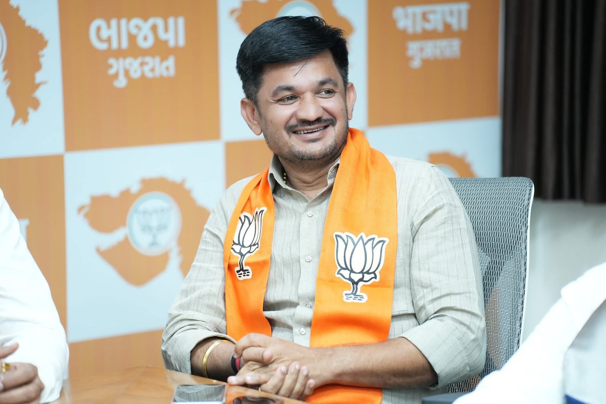 AjayMember's tweet photo. જિલ્લા અધ્યક્ષો અને પ્રભારી શ્રી ઓ સાથે ઝૂમ બેઠક કરી....🆎 https://t.co/ChzUFjVBN2