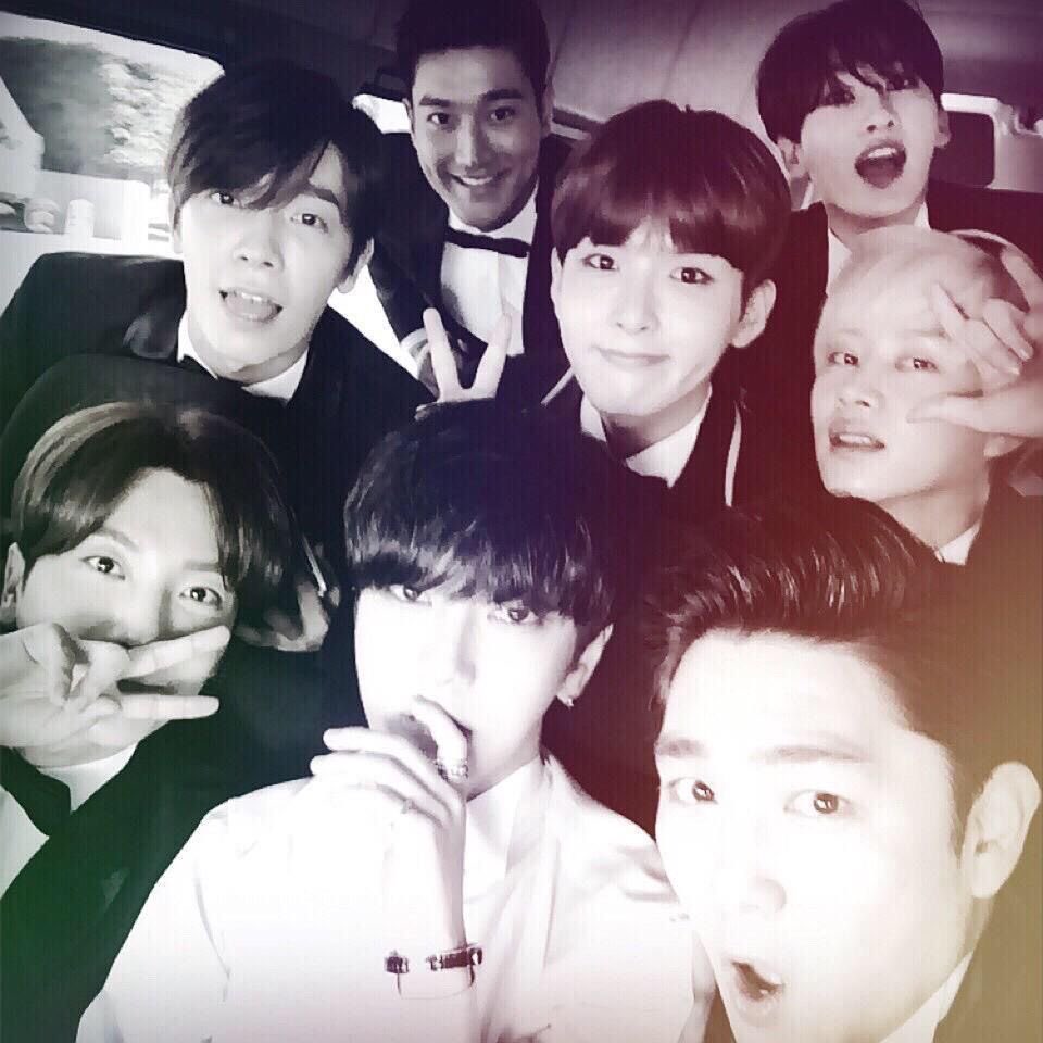 samsam_8788's tweet photo. 이런사진들이 진짜쓰다듬을참을수가x https://t.co/8u0WLN1Qc1