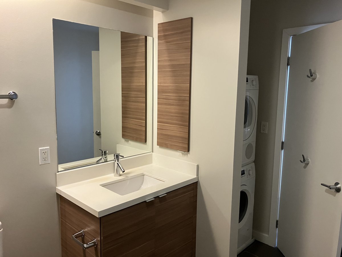 2175Market's tweet photo. ☀️ Now Available for Immediate Move-In! ☀️

Apartment #508 at 2175 Market is a sun-filled south/east-facing 1 bed / 1 bath with stunning views of the Mission and natural light all day long. Offering 520 sq ft, this home features brand new flooring, in-unit washer &amp; dryer,... https://t.co/fOGH7pFCQO