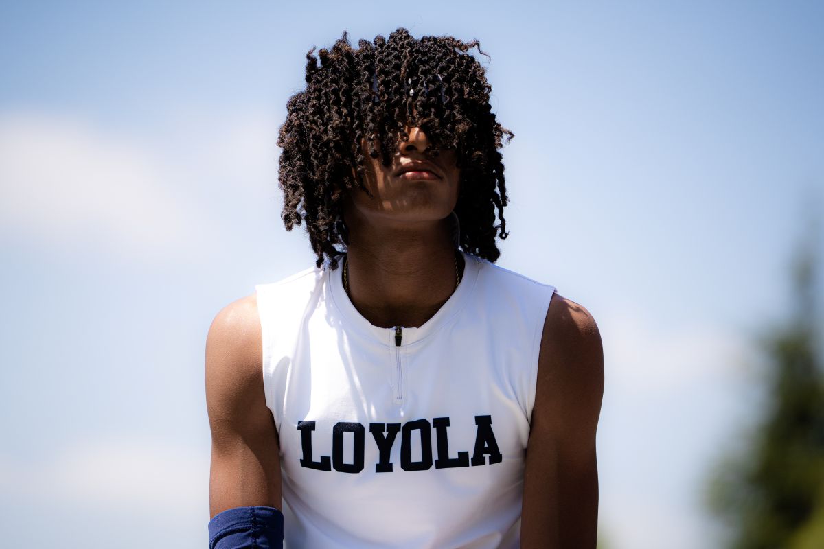 DennisJFreeman's tweet photo. A look of intensity at the @CIFSS track and field championships. 
Photo credit: Dylan Berkman for News4usonline
#trackandfield https://t.co/6ZTfr6cEMp