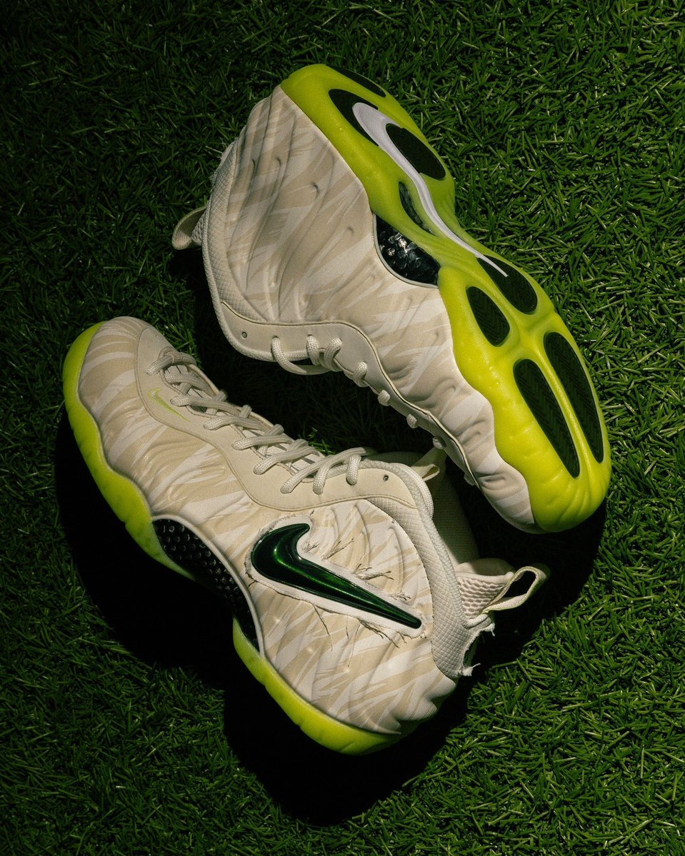 JustFreshKicks tweet media