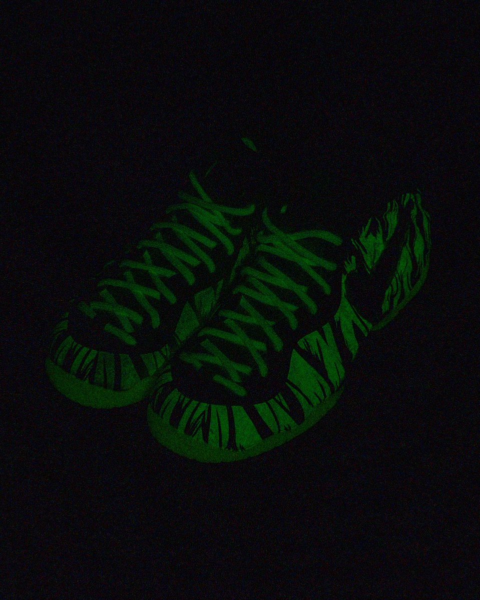 JustFreshKicks tweet media