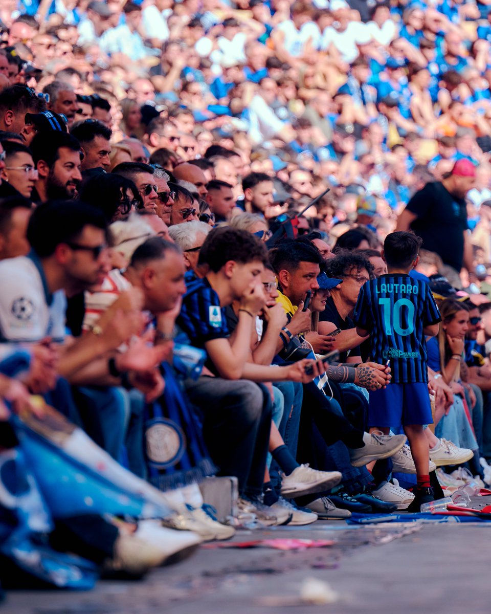 Inter's tweet photo. 𝑰𝑵𝑻𝑬𝑹𝑰𝑺𝑻𝑰 🖤💙🏆 https://t.co/kMEQ2IyqwT