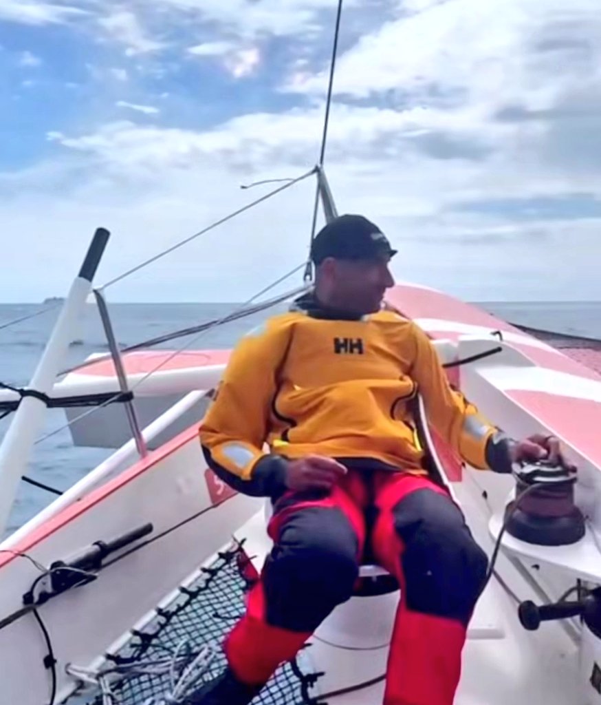UltimBoat's tweet photo. #Ultime #UltimTeam #OceanFifty #Convoyage
Direction Lorient pour Léonard Legrand et son équipage à bord de Sodebo Fifty. https://t.co/DHmNOOpEwY