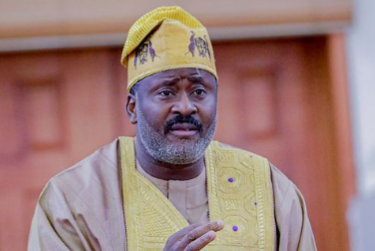 thecableng's tweet photo. BAYO OLUPOHUNDA: "In our politics, once a godfather openly signals withdrawal of support, the message to party structures is usually unmistakable. (Ambode and recently Fubara come to mind.) It becomes even more serious when the displeasure allegedly extends to the Presidency itself. Gbajabiamila’s comments were interpreted by many within the APC as a political red card against Elliot. But @DesmondOElliot appears unwilling to back down. He continues to campaign vigorously, insisting that his “scorecard” justifies another term. He has argued that his legislative experience and possible emergence as a principal officer in the Assembly would bring more benefits to Surulere. But many constituents appear unconvinced."

https://t.co/9c1MwqmD3m