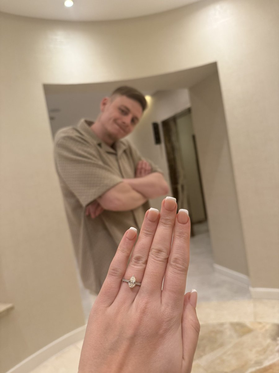 shaann_97's tweet photo. 17.05.26 💍🥰🤍 https://t.co/pCVmq1om8G