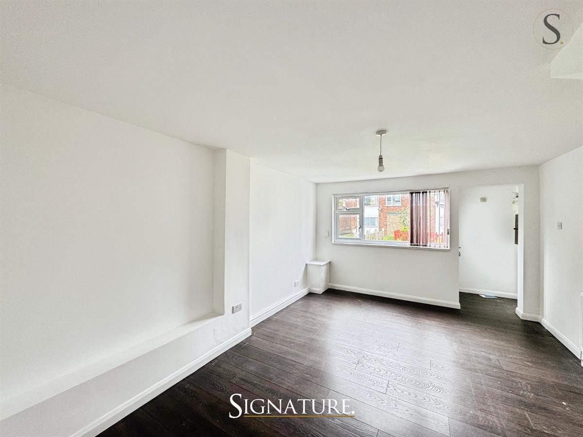 JohalsProperty's tweet photo. New to market - 2 Bed Terraced House, Telford Way, Leicester, £995pcm. View details: https://t.co/gSNIOGiKb1 https://t.co/LV6qyv618c