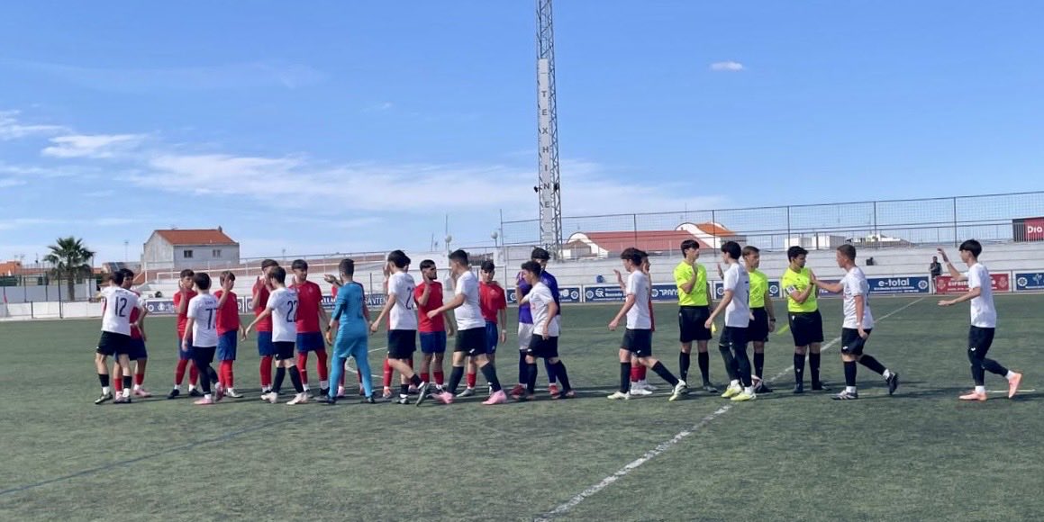 moralejacp's tweet photo. ‼️RESULTADO PARTIDO‼️

#JuvenilesCP🏴‍☠️

👏🏻!SOMOS DE PRIMERA!👏🏻

UC.LaEstrella 
      0-1
CP.MoralejaCahersa
⚽️- Jorge 

Nuestros Juveniles lucharon como guerreros, lo dieron todo en el partido de vuelta por la permanencia y lo consiguieron!💪🏼💪🏼💪🏼

VamooosssCP!!🏳️🏴

#SiempreCP🤍🖤 https://t.co/TtFWG0gUJk