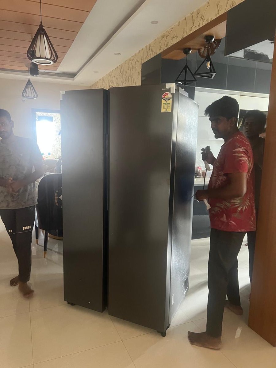 Divya0ex's tweet photo. the promo price. 1+ week without a fridge with a young child in May heat is unbearable. Stop the fraud, honor the contract!

Order: OD337519286999800100
@flipkartsupport @jagograhakjago #ConsumerCourt #FlipkartScam #UnfairTradePractices @Flipkart #ConsumerProtection https://t.co/vLOMvFIXBr