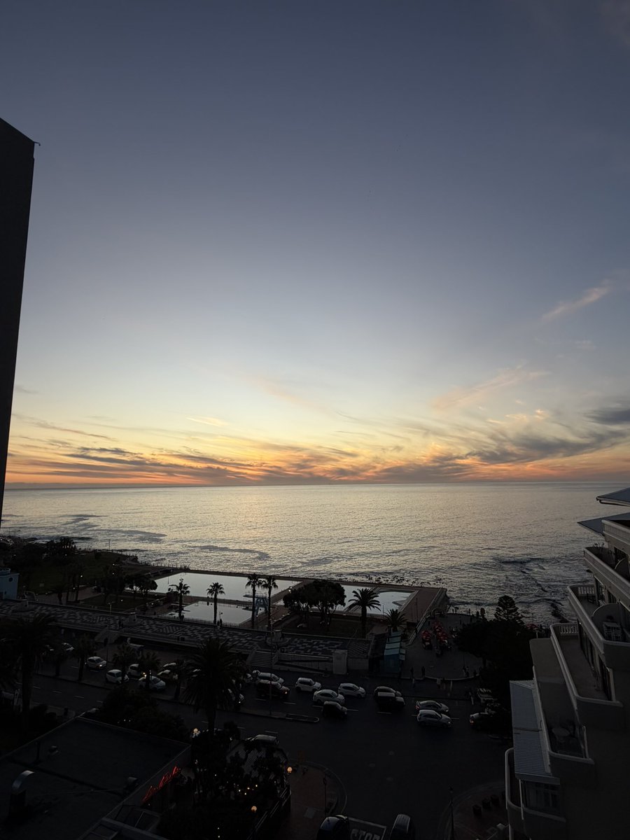 Mihlali_The_Guy's tweet photo. Sunset in CPT https://t.co/aOlV2iLaHa