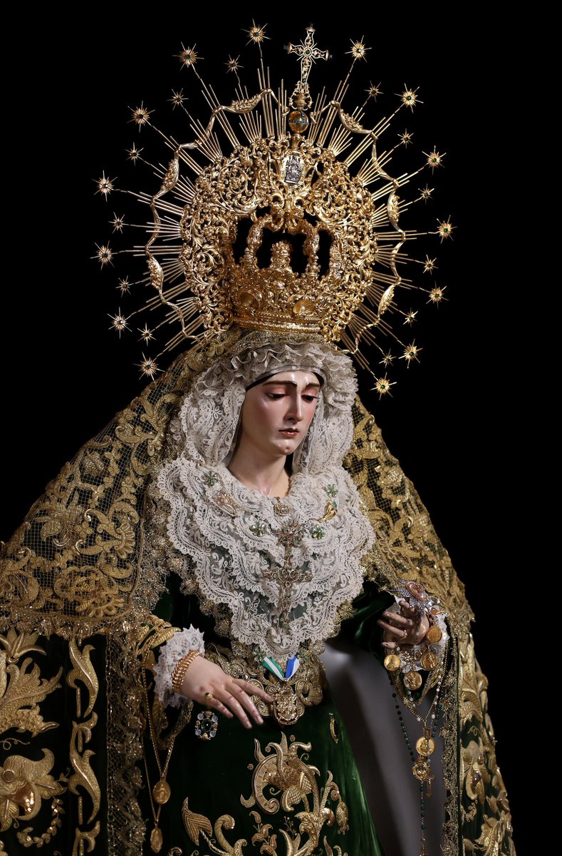 JoaquinGomezSev's tweet photo. María Santísima de las Angustias coronada vestida para su solemne besamanos y procesión de subida. Hermandad de la Vera Cruz de Alcalá del Río. Mayo 2026.

Emperatriz de la belleza y Madre de las Angustias, ruega por nosotros. https://t.co/IHkfd6erXp