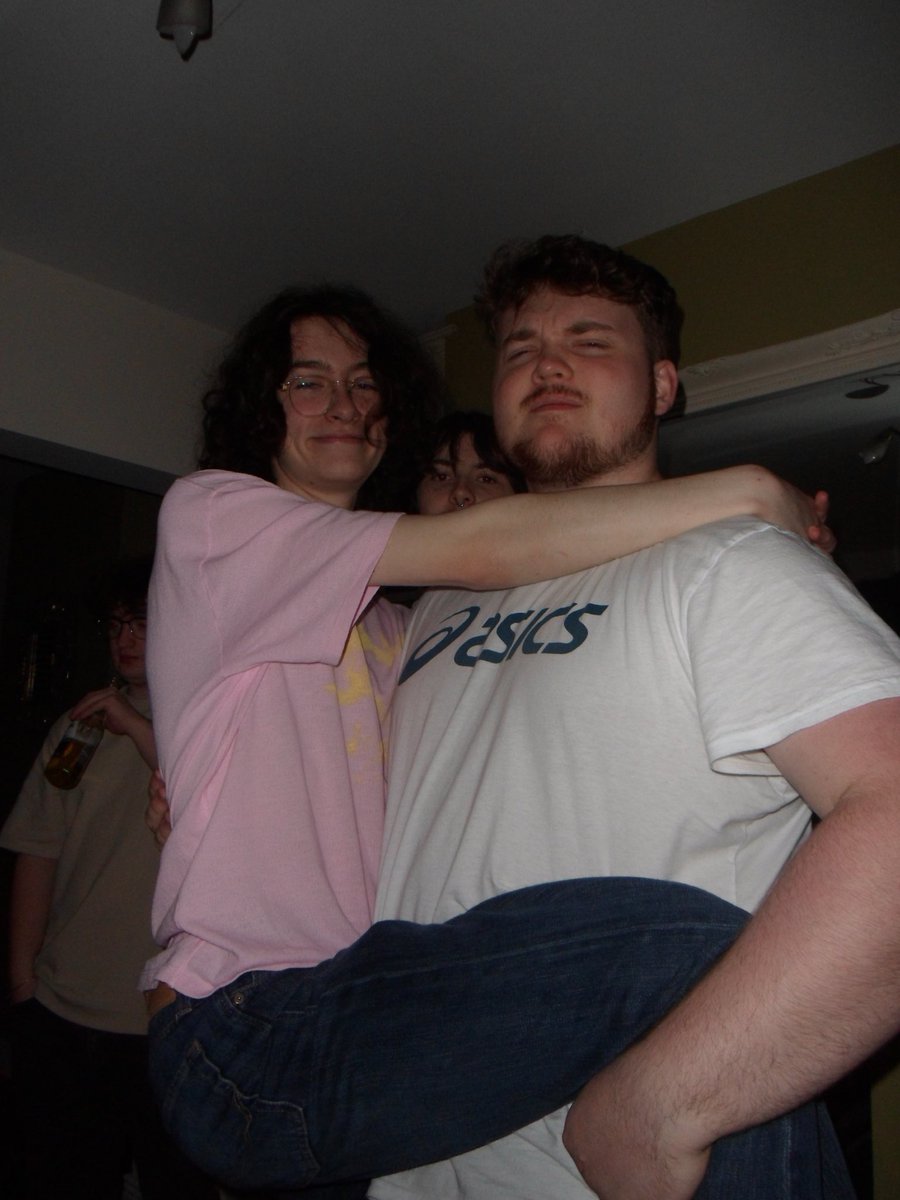 Blekhy1's tweet photo. couldnt go to scummit this weekend but one of my friends held a Root night for us all and it turned into a Melee &amp; Get Drunk &amp; Watch Jynxzi Stream the Salt Lake City Major night

W Shopify Rebellion L Faze i love my friends so much https://t.co/gOkh883H8L