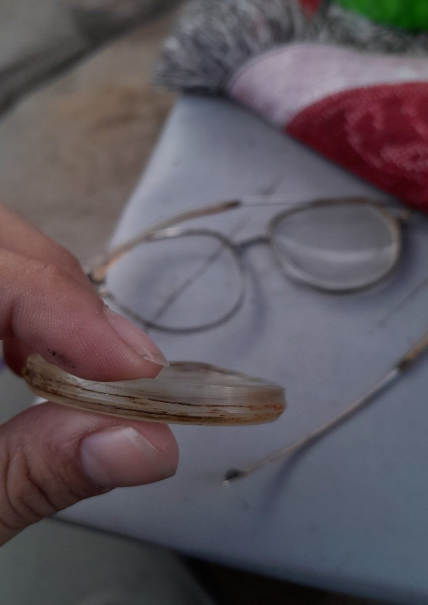 iman_ga7a's tweet photo. $200 to save my eyesight 💔
My vision is deteriorating,and I urgently need eye exams and glasses😓
 I can't even study because my glasses broke,unfortunately.After my father passed away,I became the sole provider for my family😭🏕
Please help me before it's too late🙏🏻
Link in bio https://t.co/wQgnS2Bl7E