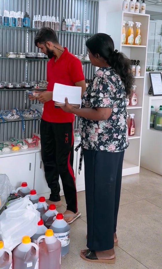HansakaUP's tweet photo. WalletConnect Pay is wanted in Sri Lanka.

Today I went to buy laundry products from RN chemicals. Their PSP is Pay and Go and it is Sri Lankan product. They don't know about crypto and If anyone wants to pay with crypto, they like to process with it. @WalletConnect is best! https://t.co/bxYRztTl1M