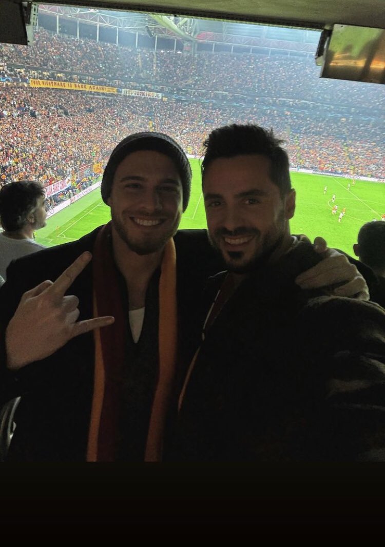 thebursinguncel's tweet photo. @GalatasaraySK 🦁 #KeremBürsin #Galatasaray https://t.co/JX75OeDTUp