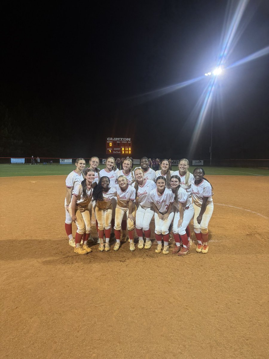 Memesmith27's tweet photo. Super excited to be part of making history for my high school softball team. We are the district champions! It’s been 18 years since we’ve been in a position to play for the upper state championship. I cannot thank my teammates enough for having my back as I pitch one of my best games. Including hitting my 11th home run of the year.@LadyBantams @CIURamsSoftball @FAMU_Softball @UGACoachTony @SBRRetweets @CoastRecruits @HawkinsChawkins @UpstateSoftball