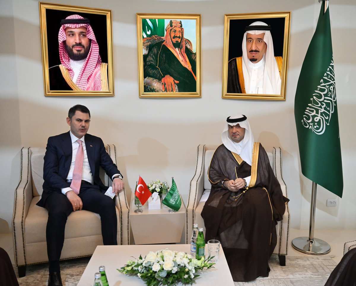 majedhogail's tweet photo. خلال مشاركة وفد #المملكة_في_باكو، التقيت معالي وزير البيئة والتخطيط العمراني وتغير المناخ في الجمهورية التركية السيد مراد قوروم، حيث جرى بحث فرص تعزيز التعاون في مجالات التنمية الحضرية والإسكان والمدن الذكية، وتوسيع الشراكة بما يدعم المصالح المشتركة بين البلدين. https://t.co/VKPGpbBcU8