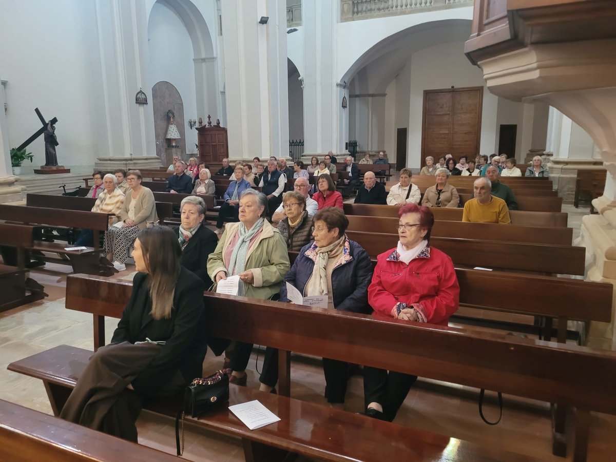 ajmaials's tweet photo. ⛪️ Ahir al vespre, l’Església de Maials va acollir un concert de la Coral d’Almatret 🎶🎼🎹 Una bonica vetllada 

#Maials https://t.co/vzpRSFLF83