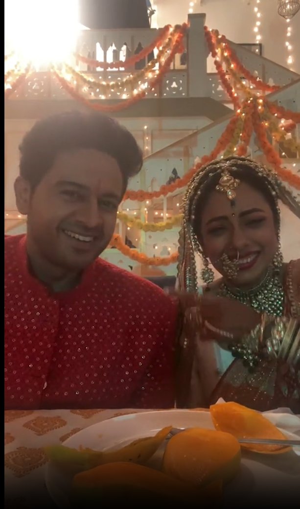EnjoyLife_Peace's tweet photo. @bajaksapna21 I tgt of posting #MaAnDay Spl #MaAnKiShaadi Reel u posted😍
Yelo How can We Miss this Spl Our #GauRup as #MaAn Live on their Spl Day!🥹🥳
4 YEARS OF MAAN MILAN
#AnujKapadia #Anupama #Anupamaa
#RupaliGanguly #GauravKhanna
#DKP #RajanShahi @iamgauravkhanna @TheRupali https://t.co/0CIngaPYuY