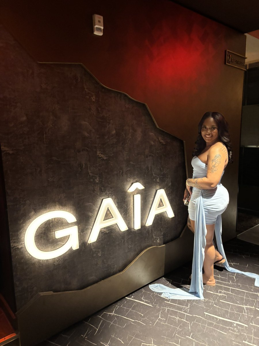SoSheyyyy's tweet photo. Hello 30💙🥂💫 https://t.co/XcIwUtMudF