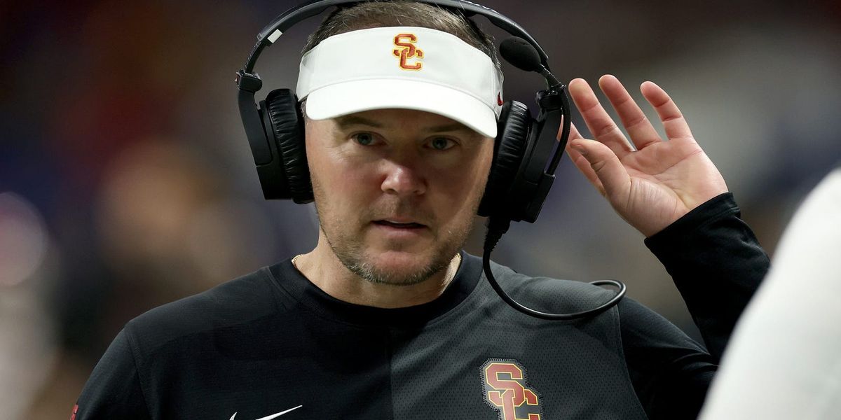 College Sports Wire tweet media