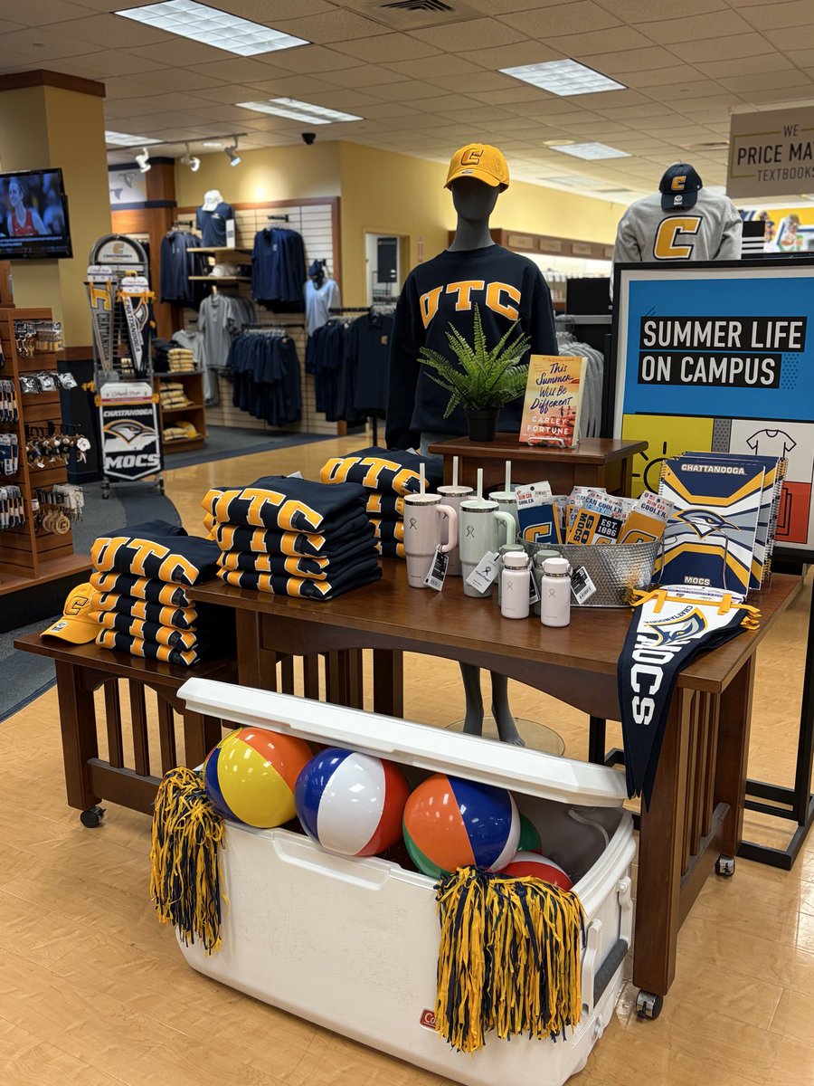 UTCBookstore's tweet photo. ☀️Summer has arrived to UTC! ☀️Show off your UTC pride this season!💛💙

#summertime #college #utc https://t.co/SxjS3Ge2yn